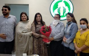 कोशिश एक प्रयास नामक संस्था द्वारा मार्किट कमेटी के चेयरमैन को विकास पुरुष के खिताव से नवाजा