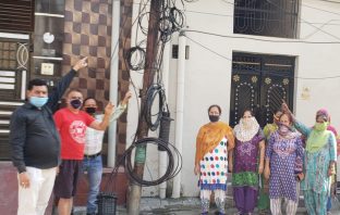 वार्ड नं 57 हादसों के इंतजार में शिवाजी नगर की ये गालियां कभी भी हो सकता है बड़ा हादसा