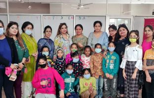 मिशन स्माइल की तरफ से श्री बाला जी आश्रम में बाल दिवस और दीवाली बच्चों के साथ मनायी गयी