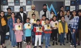 लुधियाना के आर्टिस्ट मेकर्स में बच्चों को दिया स्टार ऑफ द मंथ अवार्ड