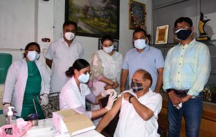 लुधियाना के उधम नगर मार्किट स्तिथ वार्ड नं 82 में पार्षद दीपिका सन्नी भल्ला एवं सन्नी भल्ला की तरफ से कोविड 19 फ्री वैक्सिनेशन कैम्प का आयोजन