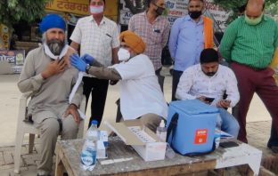 खरीद सीजन दौरान राज्य की मंडियों में अब तक 6000 से अधिक लोगों ने कोविड से बचाव का टीका लगवाया