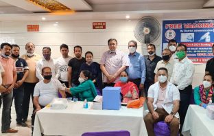 फ्री वैक्सीनेशन कैम्प विद्या प्रयास सोसाइटी की तरफ से न्यू माधोपुरी में लगवाया गया