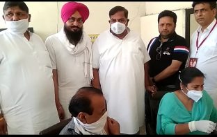 श्री राम शरणम आश्रम नौलखा कालोनी में लगाए गए कैम्प में 160 लोगों ने ली कोरोना वैक्सीन की पहली डोज