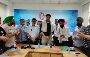 ਲੁਧਿਆਣਾ ਉਦਯੋਗਪਤੀਆਂ ਵਲੋਂ ਭਰੋਸਾ, ਆਉਣ ਵਾਲੇ ਕੁੱਝ ਮਹੀਨਿਆਂ ‘ਚ ਸਥਾਨਕ ਨੌਜਵਾਨਾਂ ਨੂੰ 20 ਹਜ਼ਾਰ ਤੋਂ ਵੱਧ ਦਿੱਤੀਆਂ ਜਾਣਗੀਆਂ ਨੌਕਰੀਆਂ – ਚੇਅਰਮੈਨ ਸੁਖਵਿੰਦਰ ਸਿੰਘ ਬਿੰਦਰਾ