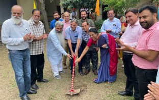 सतीश चन्द्र धवन सरकारी कालेज़ लुधियाना में नए सैमीनार हाल और प्रबन्धकीय विभाग का रखा नींव पत्थर