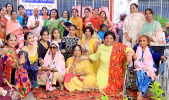 लुधियाना में मिशन स्माइल एनजीओ की तरफ से मावां दे आश्रम लाडोवाल में तीज का मेला लगाया