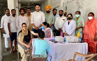ਪੰਜਾਬ ਸਰਕਾਰ ਸਾਰੇ ਲਾਭਪਾਤਰੀਆਂ ਦੇ ਟੀਕਾਕਰਨ ਲਈ ਵਚਨਬੱਧ ਹੈ – ਚੇਅਰਮੈਨ ਸੁਖਵਿੰਦਰ ਸਿੰਘ ਬਿੰਦਰਾ