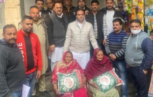 सेंट्रल डोनर्स क्लब ने हल्का सेंट्रल के विधायक डावर की प्रेरणा से 50 जरुरतमंदो को बांटा राशन