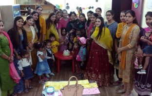 लंदन किड्स प्रीस्कूल में मनाया गया मदर्स डे