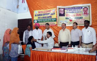 जिला कांग्रेस कमेटी के अध्यक्ष अश्विनी शर्मा द्वारा अपने पिताजी के जन्मदिवस पर किया गया मेडिकल कैंप का आयोजन !