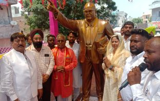 ਡਾ. ਬੀ ਆਰ ਅੰਬੇਡਕਰ ਜੀ ਦੇ ਮੂਰਤੀ ਸਥਾਪਨਾ ਸਮਾਰੋਹ ਵਿਚ ਮੁੱਖ ਮਹਿਮਾਨ ਵਜੋਂ ਸ਼ਾਮਲ ਹੋਏ – ਵਿਧਾਇਕ ਮੈਡਮ ਛੀਨਾ ਅਤੇ ਚੇਅਰਮੈਨ/ਜਿਲ੍ਹਾ ਪ੍ਰਧਾਨ ਮੱਕੜ