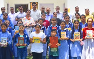 महाराणा प्रताप लायब्रेरी पंहुचे विद्यार्थीयो ने महाराणा प्रताप सहित हिन्दू योद्धाओ की जीवनी पर आधारित पुस्तकों का किया अध्धयन