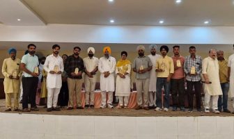 ਵਿਧਾਇਕ ਮਨਵਿੰਦਰ ਸਿੰਘ ਗਿਆਸਪੁਰਾ ਵੱਲੋ ਮਨਰੇਗਾ ਕਾਮਿਆਂ ਦਾ ਸਨਮਾਨ ਕੀਤਾ