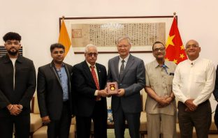 लुधियाना के डॉ इंद्रजीत सिंह ने बढ़ाया गौरव, चीन सरकार द्वारा डॉ बासु को दिया सर्वोच्च अवार्ड उत्तराधिकारी के तौर पर किया हासिल ।